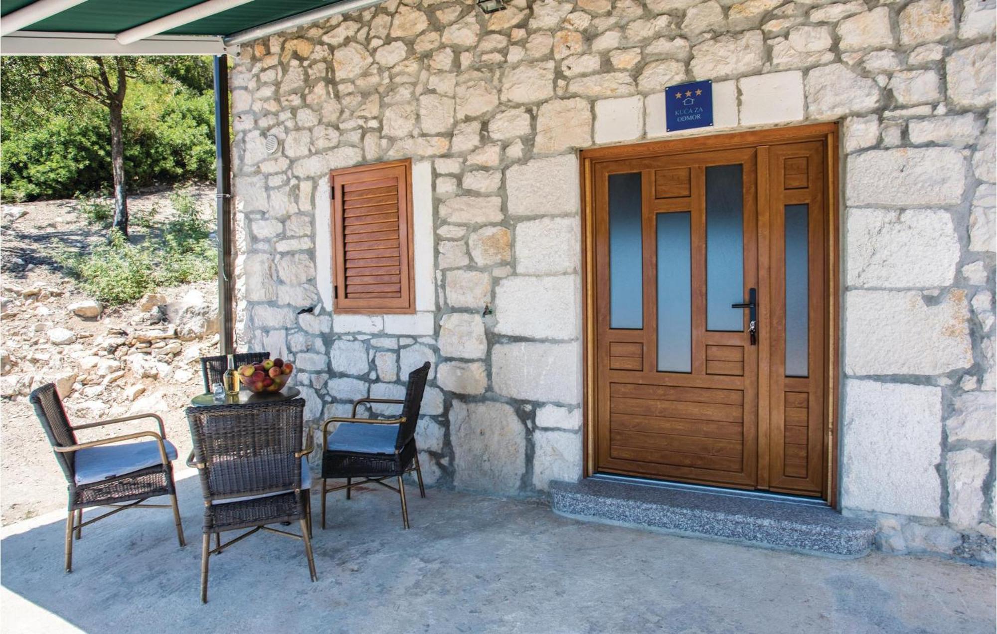 1 Bedroom Gorgeous Home In Slivno Klek Bagian luar foto